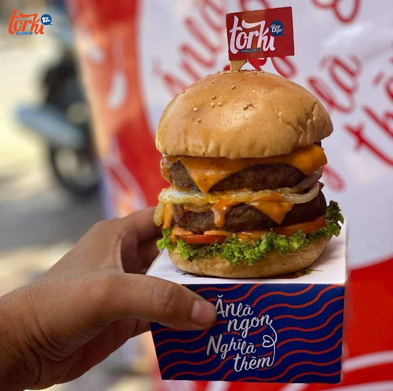 thong-minh-lua-chon-kinh-doanh-hamburger-cung-thuong-hieu-torki-food