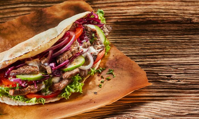 Cách làm doner kebab không cần lò nướng - Chia sẻ từ đầu bếp người Thổ Nhĩ Kỳ