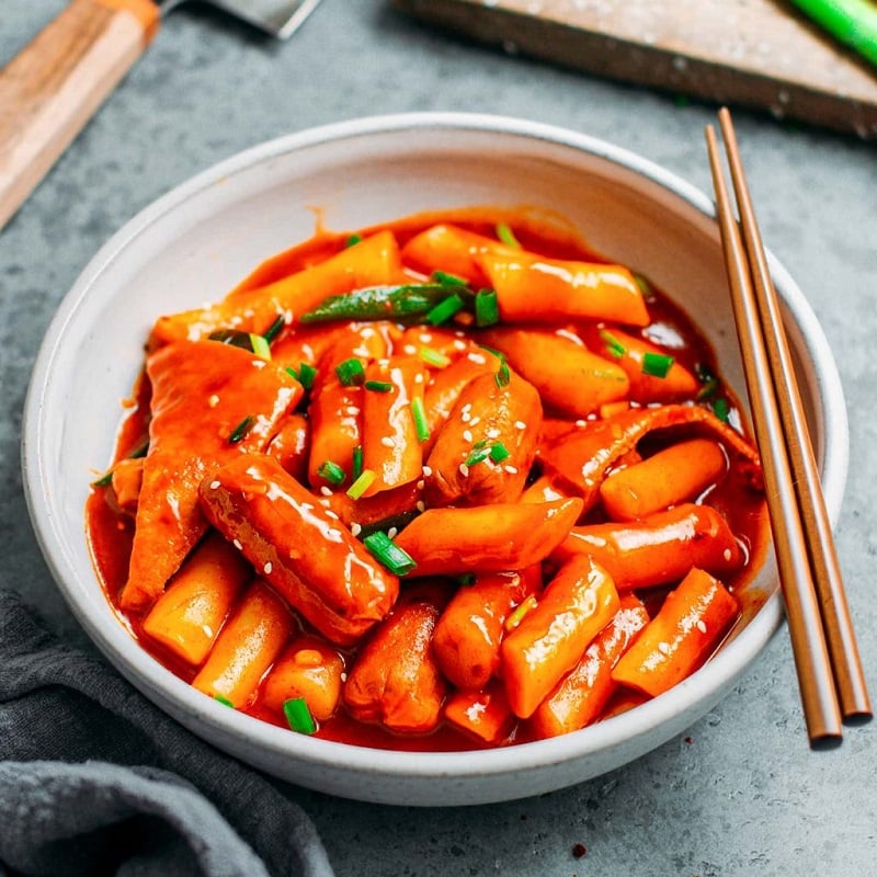 Tokbokki là gì? Trào lưu ẩm thực Hàn Quốc tại Việt Nam