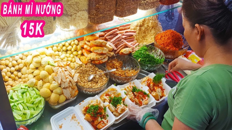 Bánh mì muối ớt gây sốt khắp mạng xã hội một thời