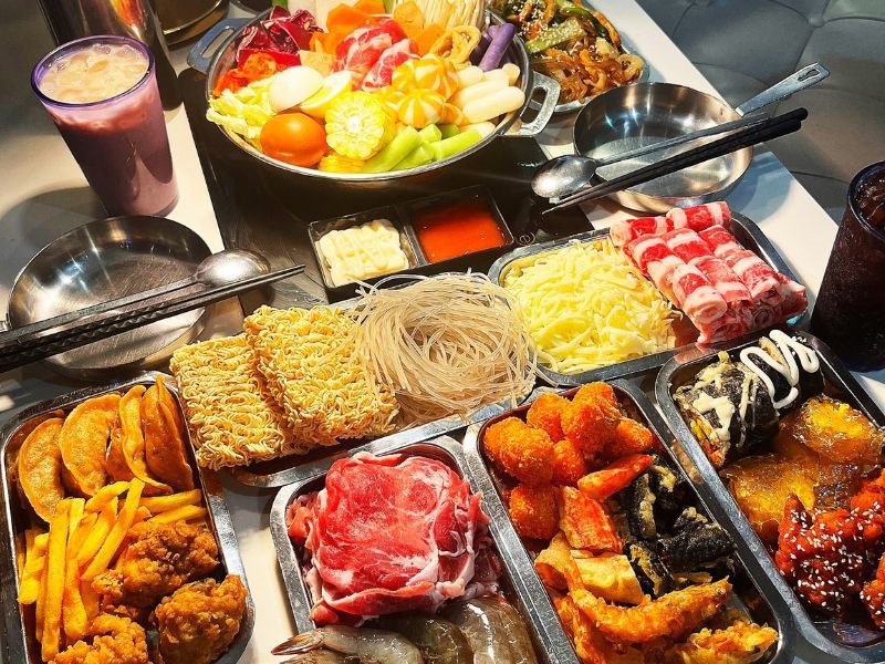 Nghiên cứu thị trường và khách hàng mục tiêu