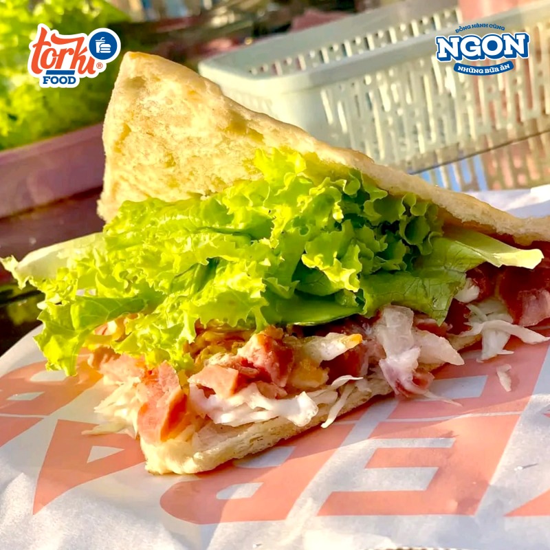 Thực đơn bánh mì tiện lợi cho bữa sáng và trưa tại Torki Food
