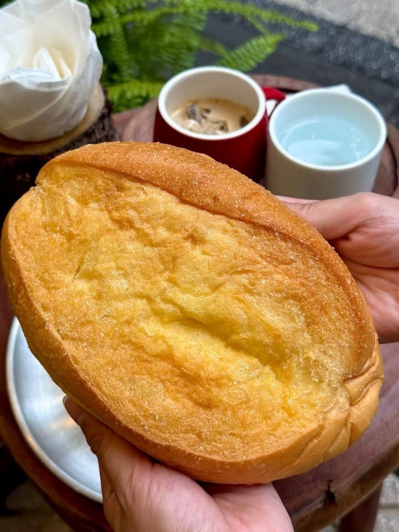 Bánh mì bơ pháp là gì?