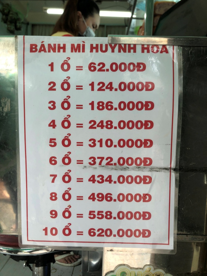 Chiến lược định giá và trải nghiệm khách hàng tại Bánh mì Huỳnh Hoa