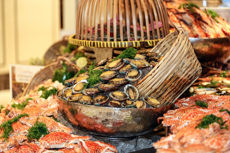 Những yếu tố ảnh hưởng đến vốn mở quán buffet hải sản