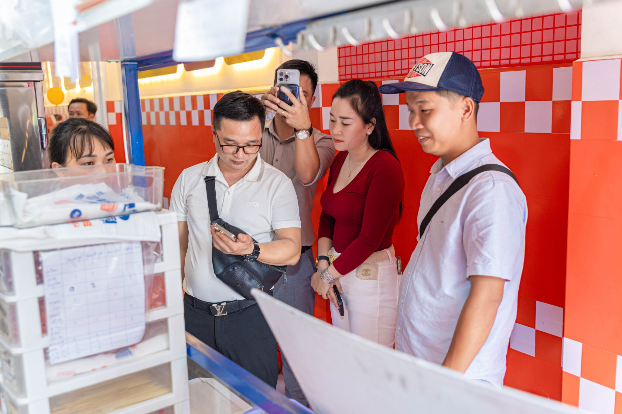 Nhiều món tiếp cận nhiều khách hàng