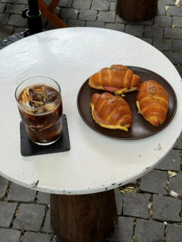 Bánh mì bơ muối shio pan có nhiều biến tấu khác nhau