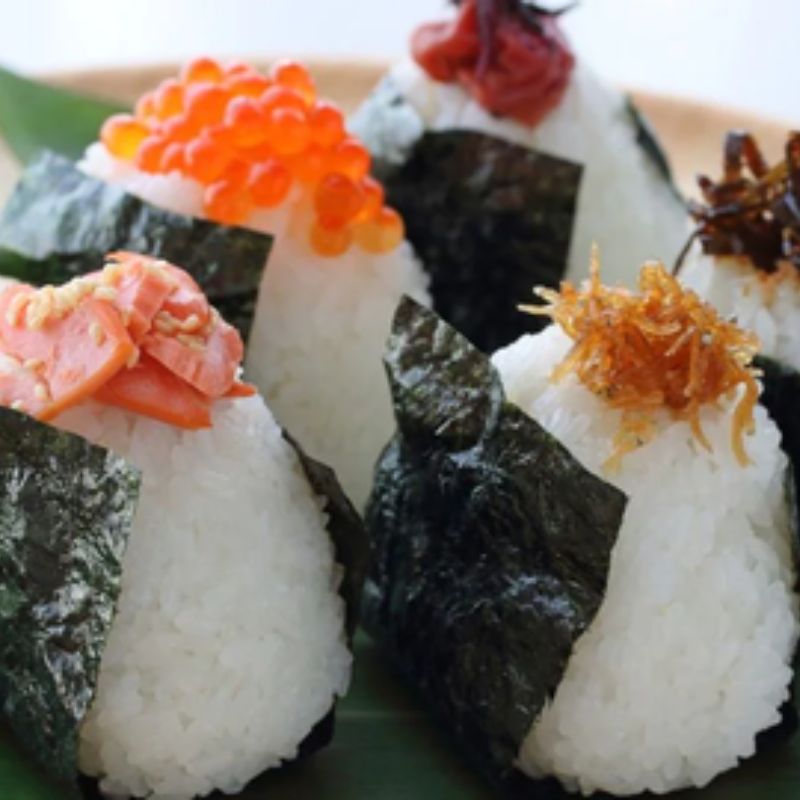 Cách chế biến cơm nắm và những điều thú vị