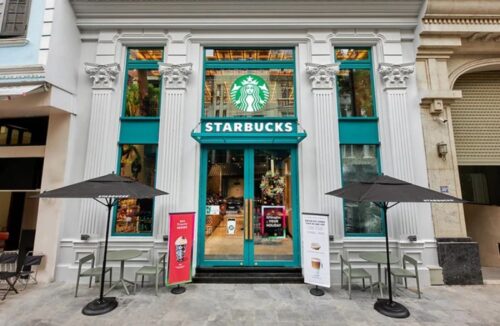 Động thái chiến lược trong lĩnh vực thời trang của Starbucks