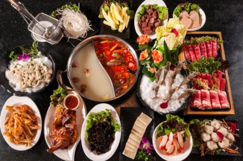 Nguyên liệu và cách chế biến đặc trưng của lẩu cay Tứ Xuyên