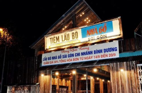 Review chi tiết lẩu bò Nhà Gỗ tại Sài Gòn