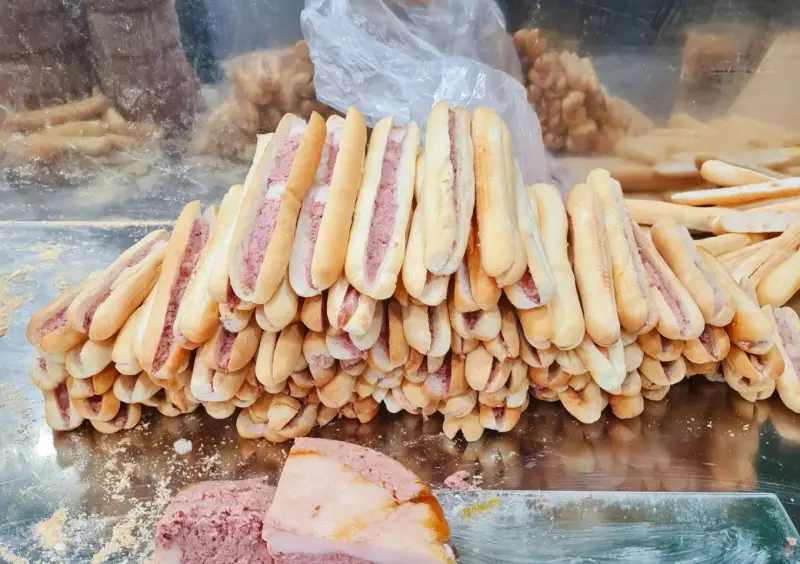 Bánh mì que Hải Phòng