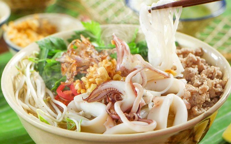 Công thức chế biến đặc biệt của hủ tiếu mực Vũng Tàu