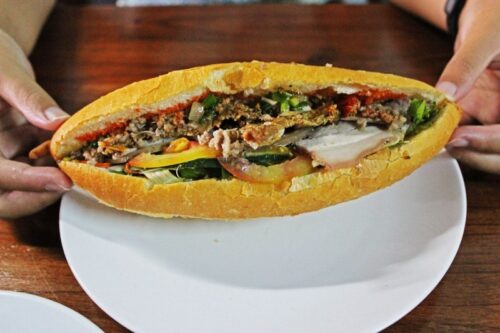 Bánh mì Phượng Hội An: Kỳ quan ẩm thực giữa lòng phố cổ