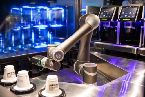 Mô hình cà phê Robot và bước chuyển mình của ngành FnB