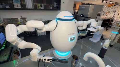 Mô hình cà phê Robot và bước chuyển mình của ngành FnB
