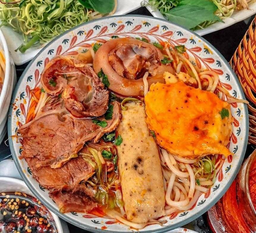Điểm danh các quán bún bò ngon tại quận 1