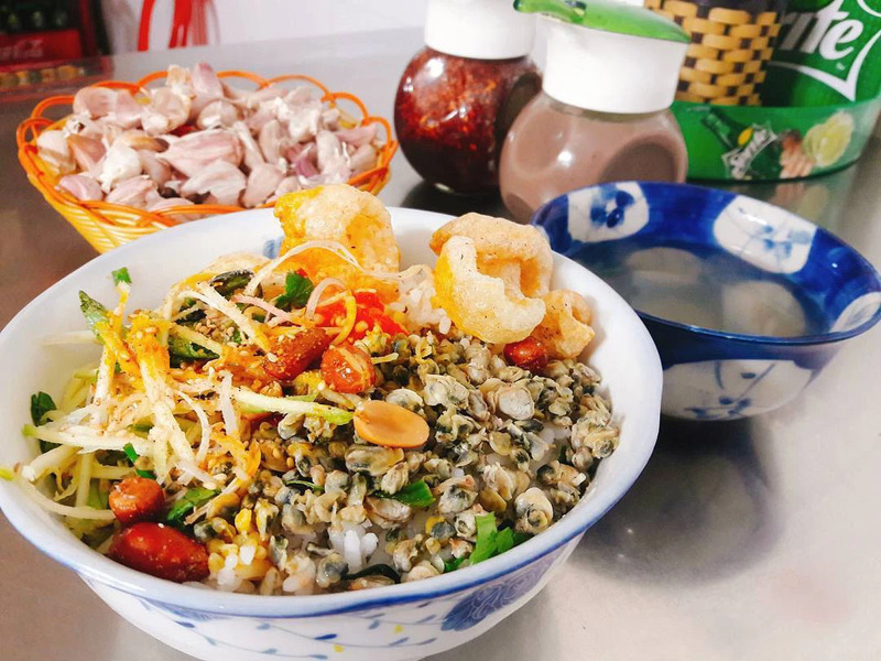 cơm hến Huế