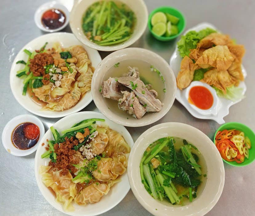 Phân biệt mì sủi cảo với hoành thánh