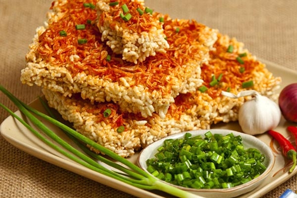 các bước làm cơm cháy ninh bình