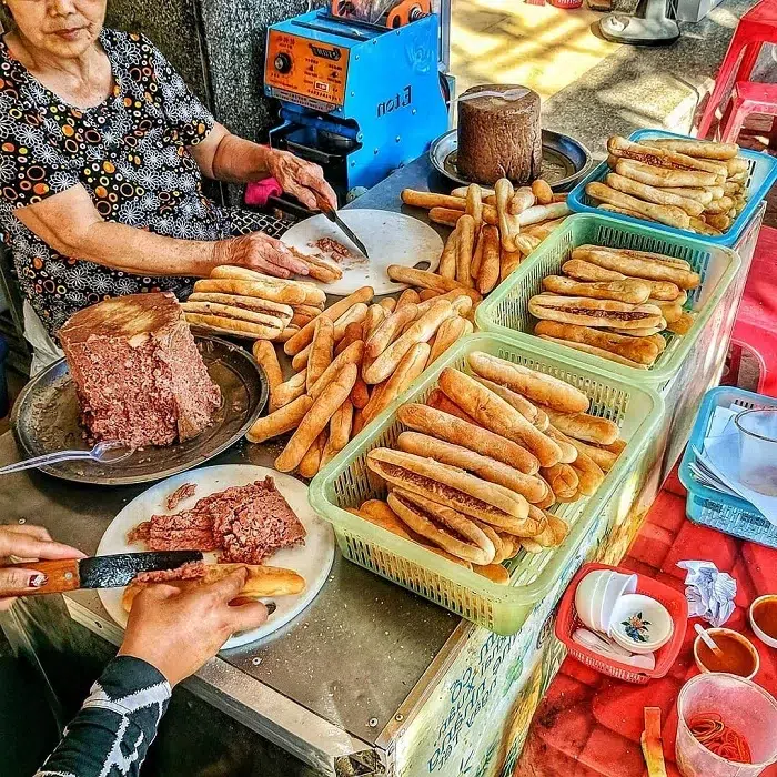 chọn quán bánh mì que hải phòng ngon